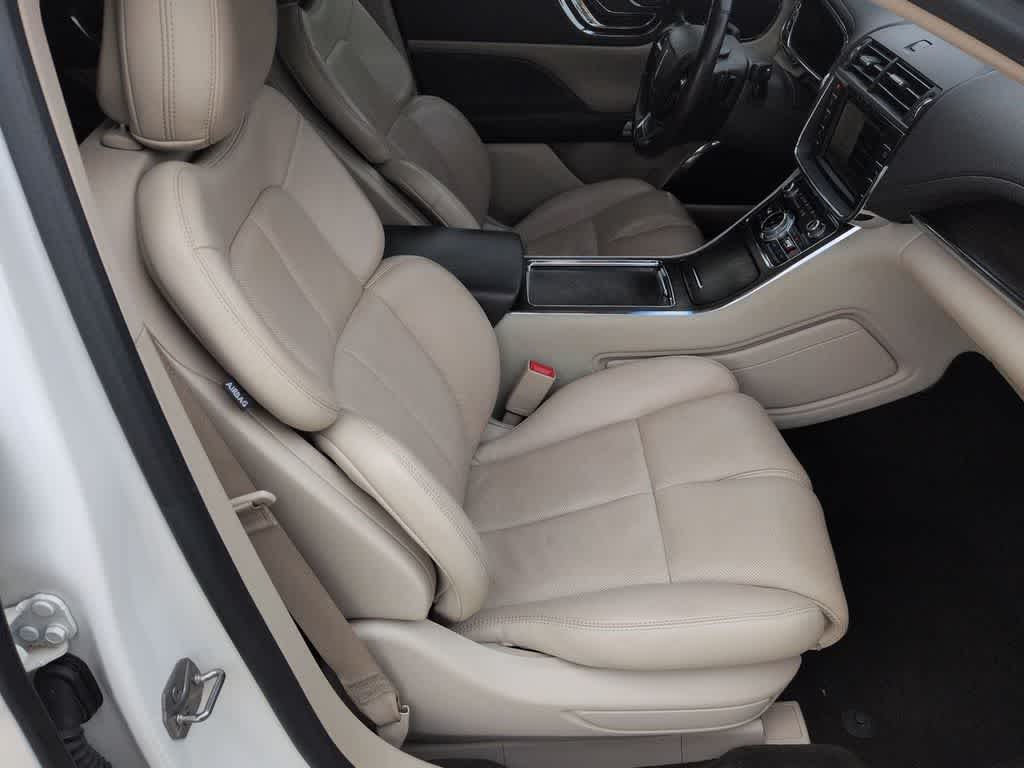 Thumbnail: 2019 Lincoln Continental - 21