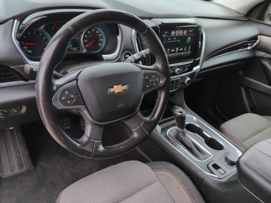 Thumbnail: 2018 Chevrolet Traverse - 9