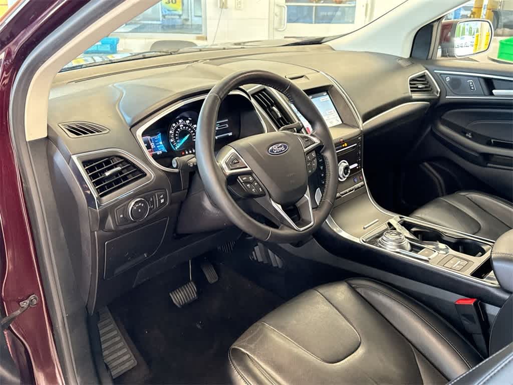 Thumbnail: 2019 Ford Edge - 10