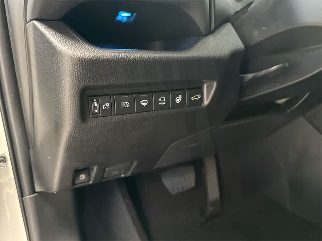 Thumbnail: 2022 Toyota RAV4 - 39