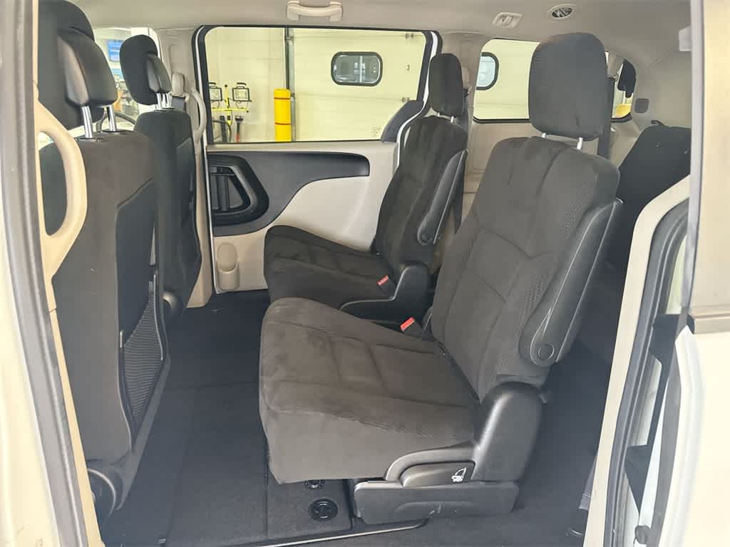 Thumbnail: 2015 Dodge Grand Caravan - 19