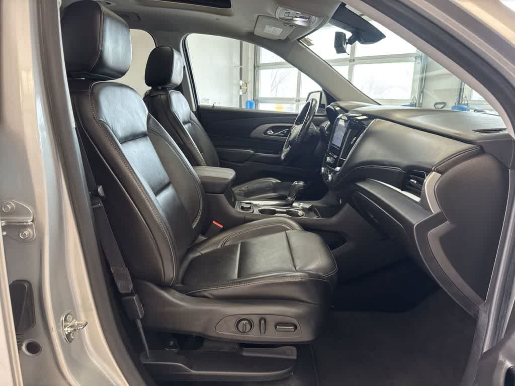 Thumbnail: 2018 Chevrolet Traverse - 25