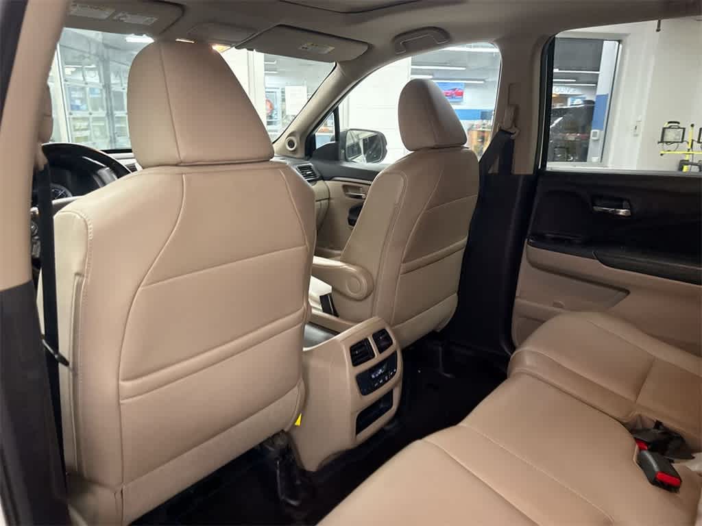 Thumbnail: 2016 Honda Pilot - 19