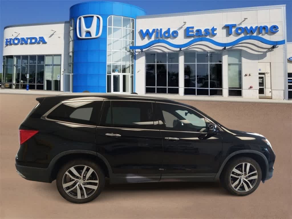 Certified 2017 Honda Pilot Elite with VIN 5FNYF6H0XHB047610 for sale in Madison, WI