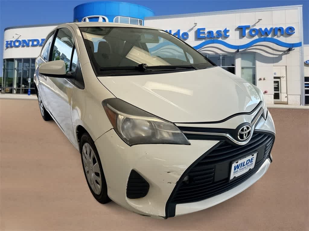 2015 Toyota Yaris L photo 2