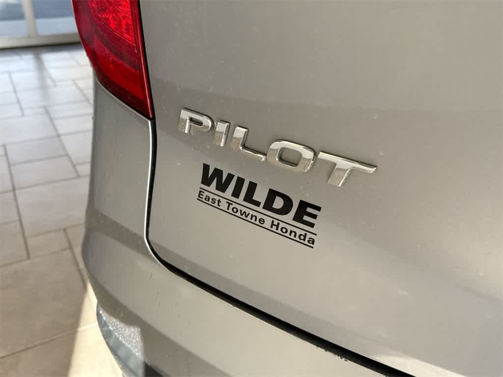 Thumbnail: 2017 Honda Pilot - 13