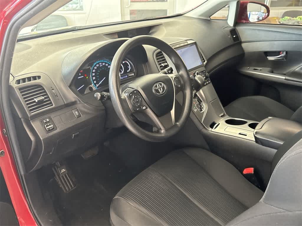 Thumbnail: 2013 Toyota Venza - 10