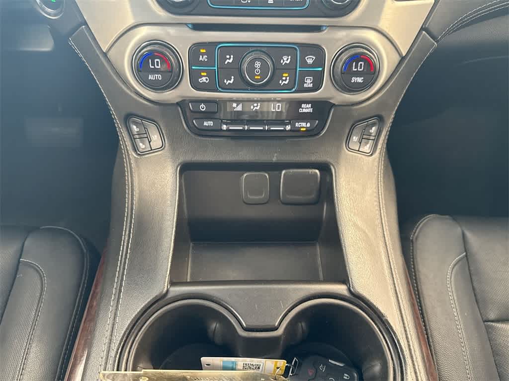 Thumbnail: 2020 GMC Yukon XL - 32