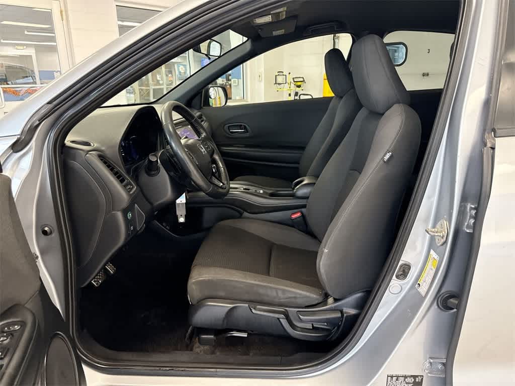 Thumbnail: 2019 Honda HR-V - 17