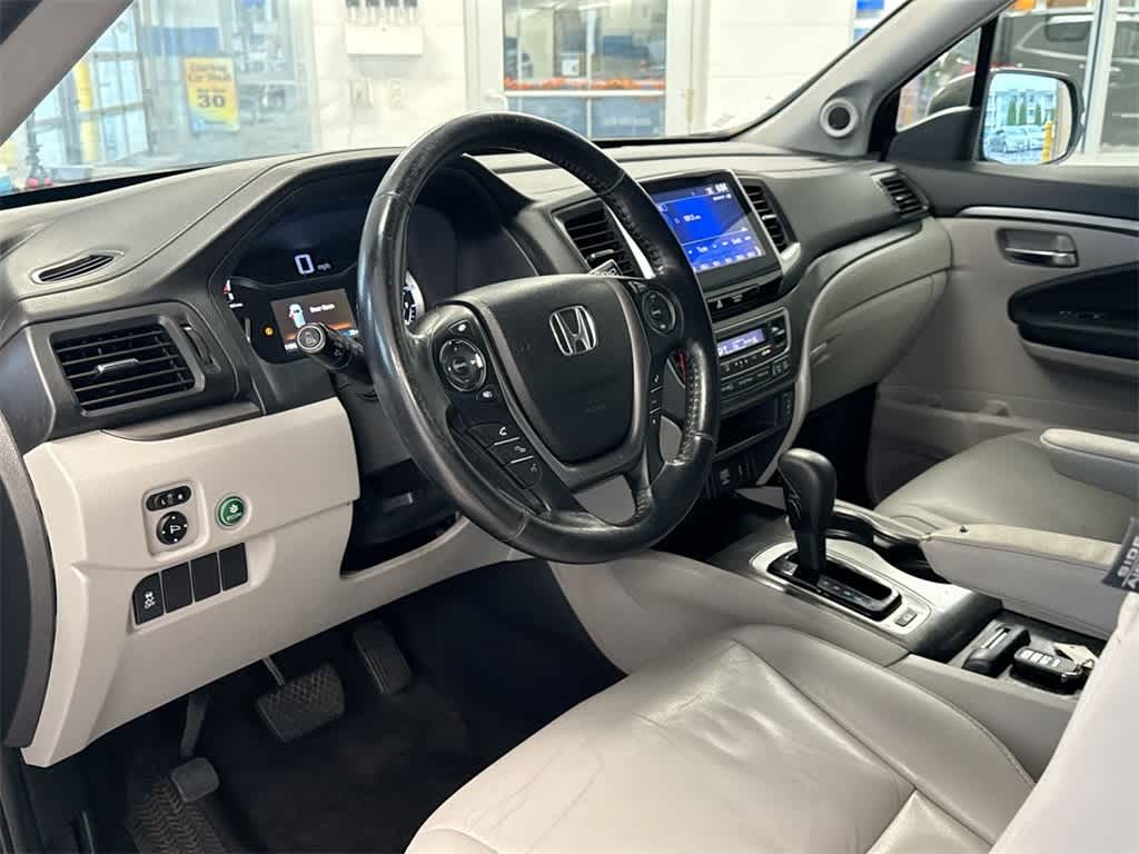 Thumbnail: 2016 Honda Pilot - 10