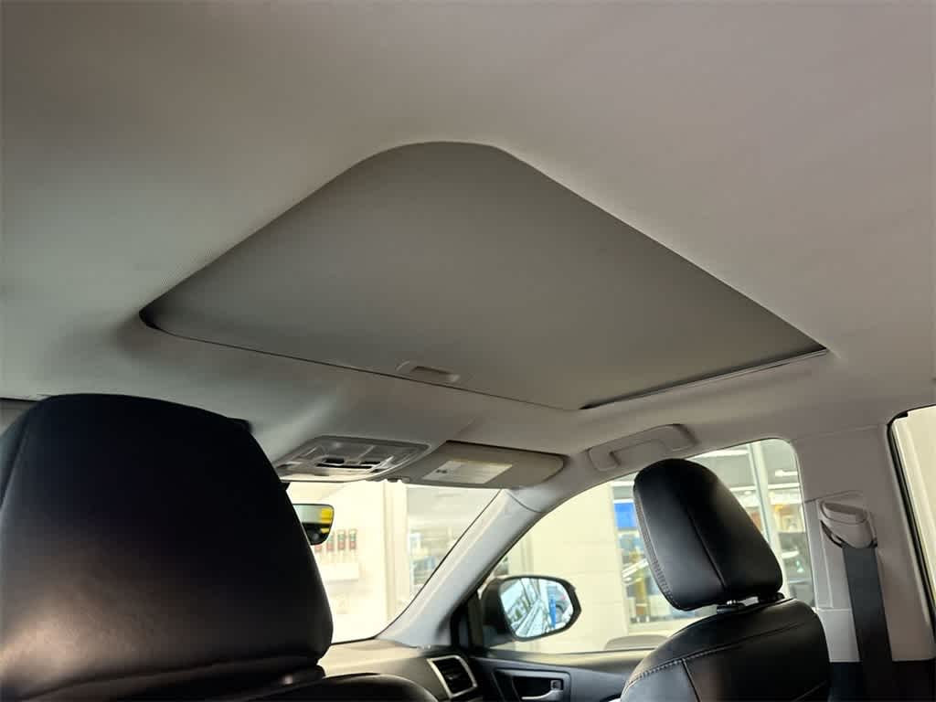 Thumbnail: 2019 Toyota Highlander - 20