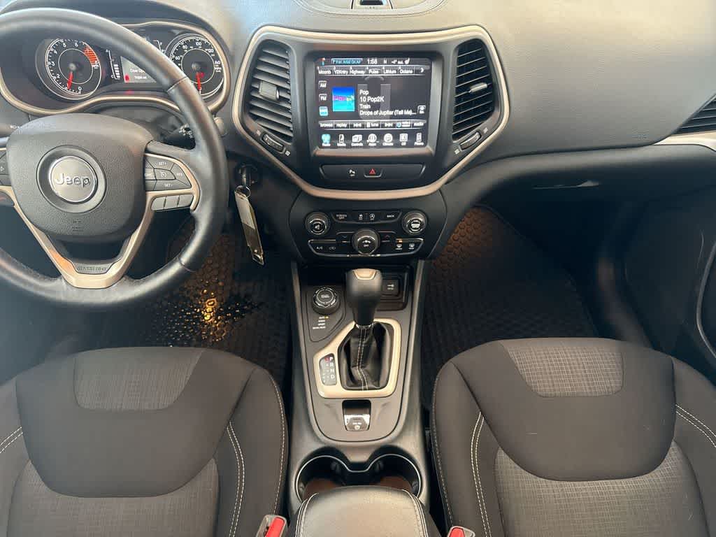 Thumbnail: 2017 Jeep Cherokee - 29