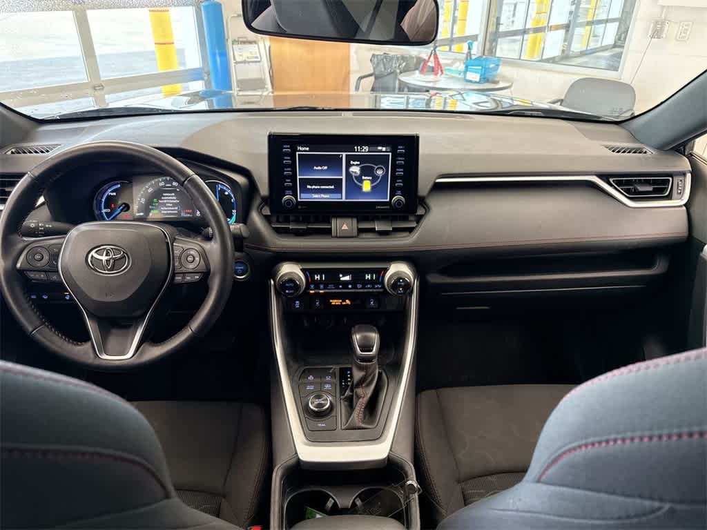 Thumbnail: 2021 Toyota RAV4 - 16