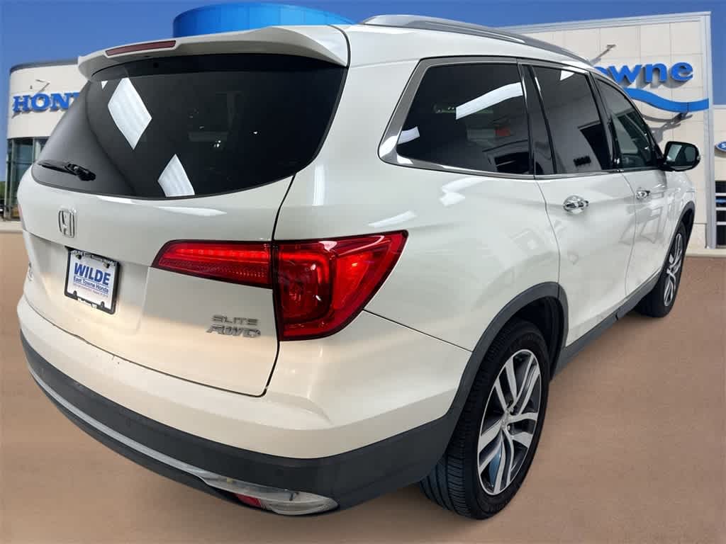 Thumbnail: 2017 Honda Pilot - 8