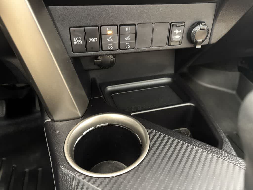 Thumbnail: 2013 Toyota RAV4 - 31