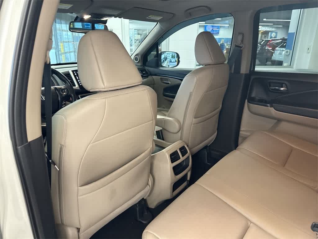 Thumbnail: 2019 Honda Ridgeline - 17