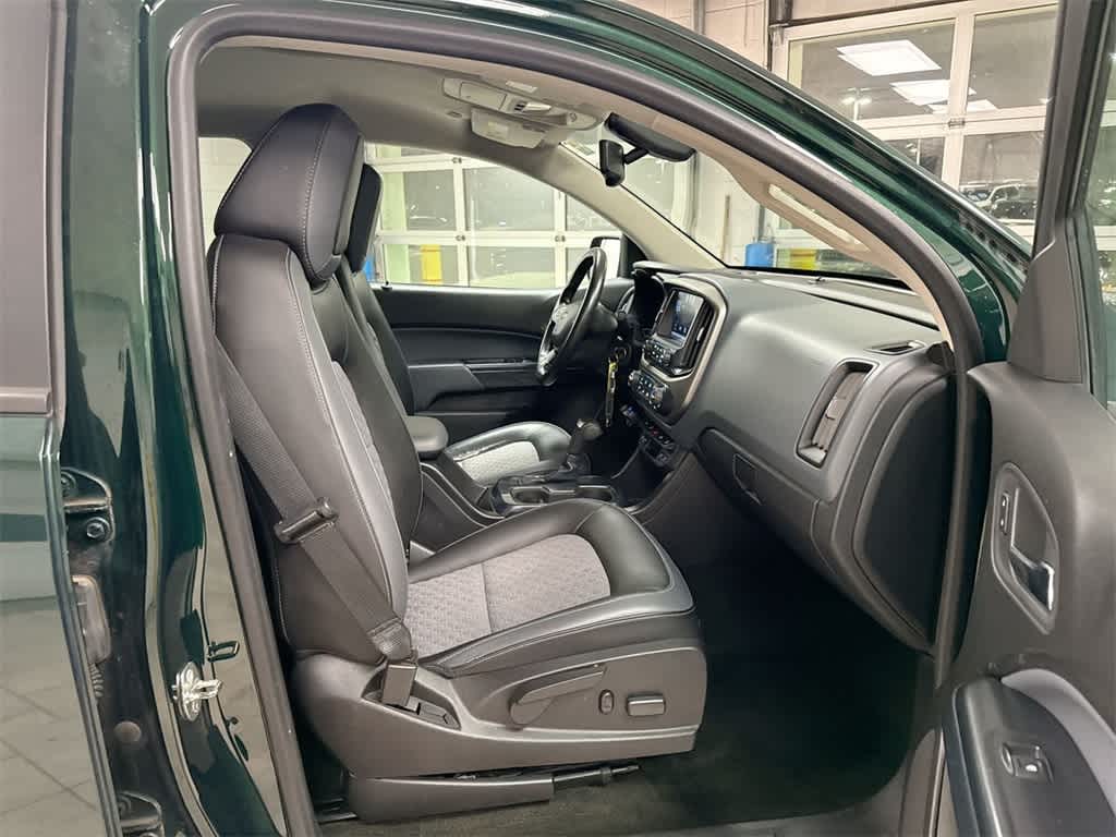 Thumbnail: 2015 Chevrolet Colorado - 21