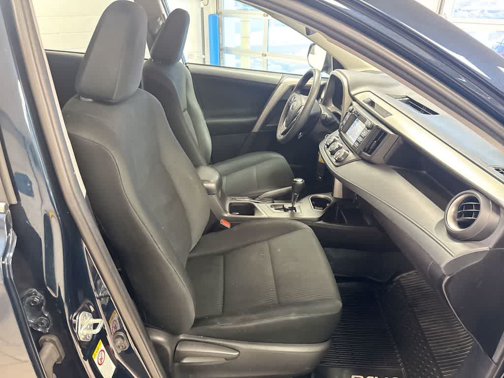 Thumbnail: 2018 Toyota RAV4 - 24