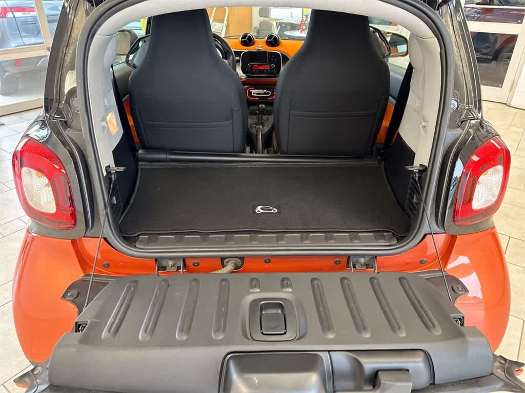 Thumbnail: 2016 smart fortwo - 29