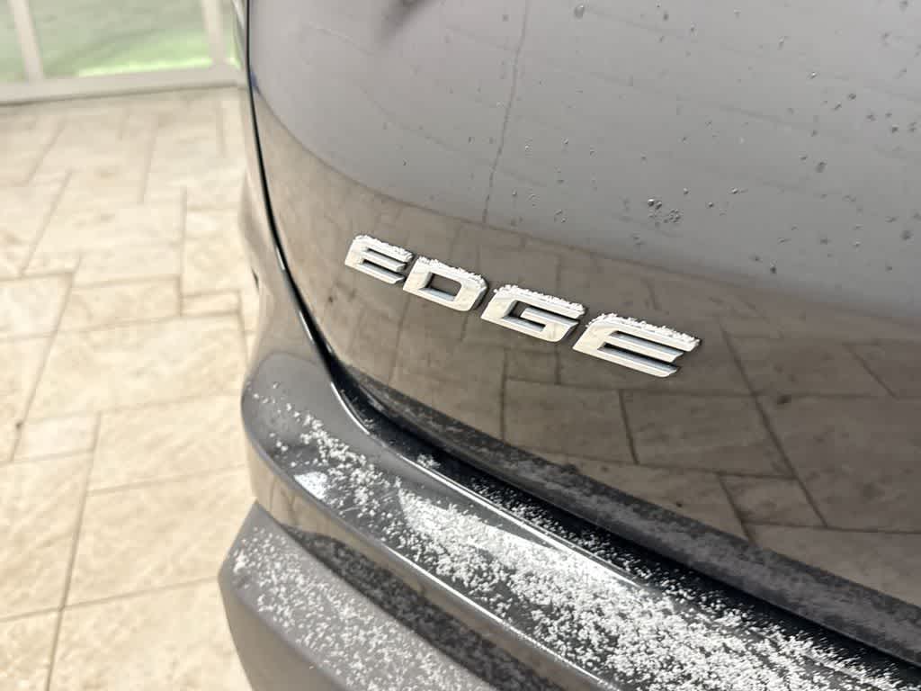 Thumbnail: 2019 Ford Edge - 14