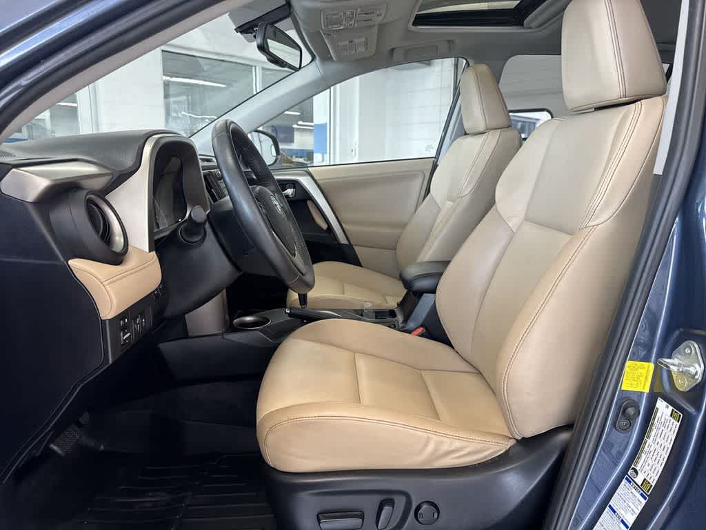 Thumbnail: 2013 Toyota RAV4 - 16