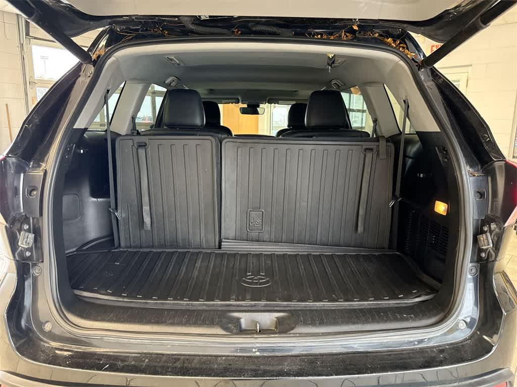 Thumbnail: 2019 Toyota Highlander - 35