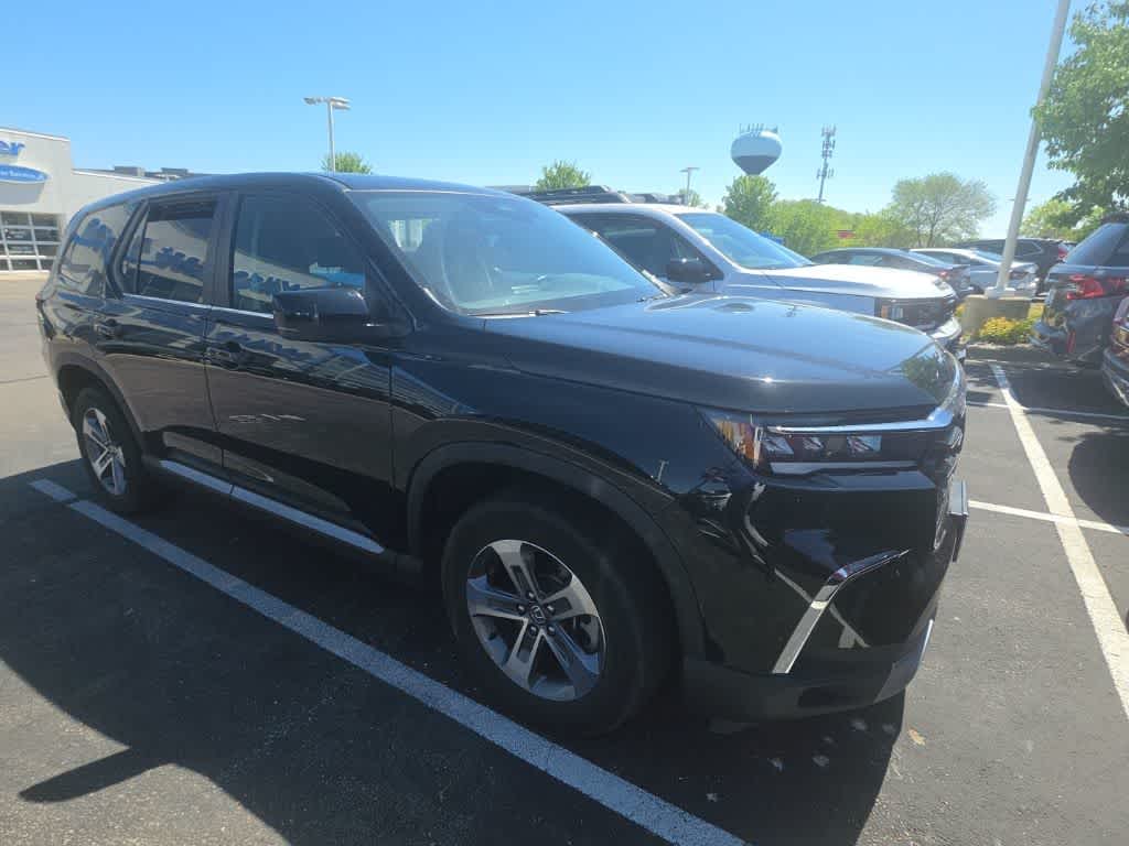 Thumbnail: 2023 Honda Pilot - 4