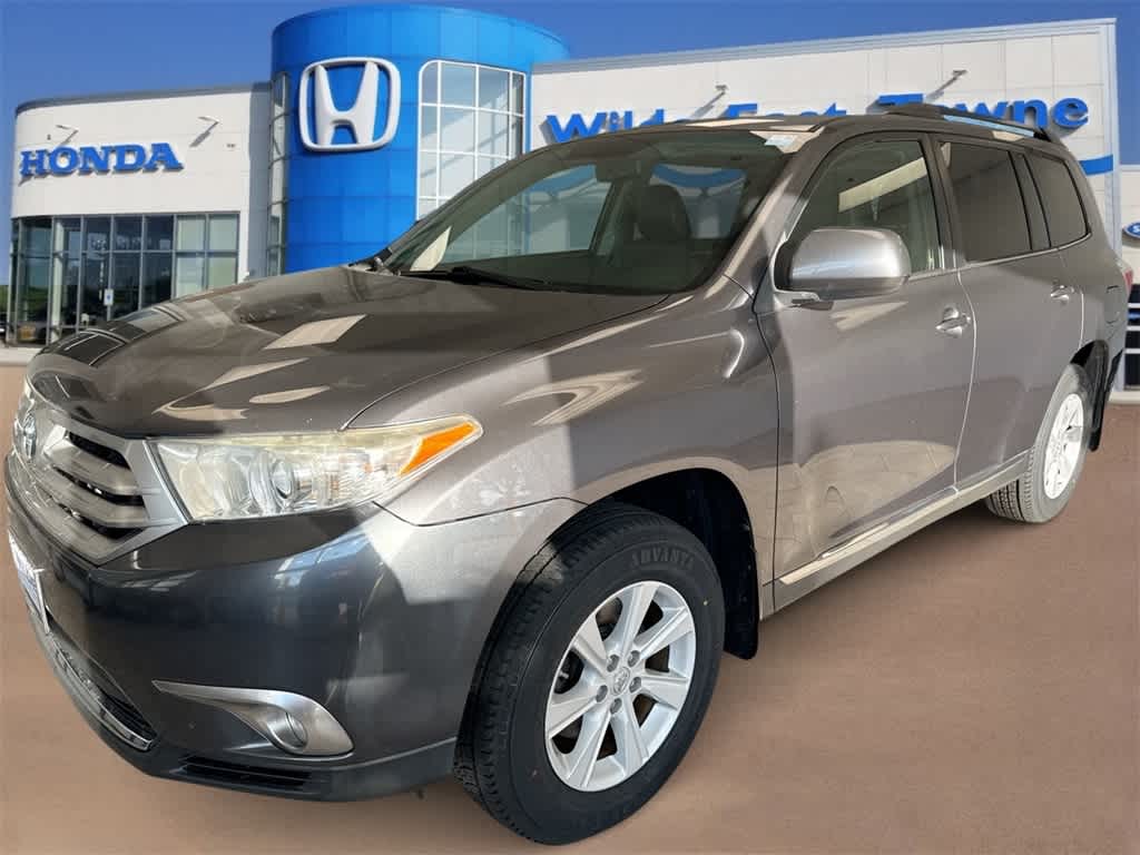 Thumbnail: 2012 Toyota Highlander - 4