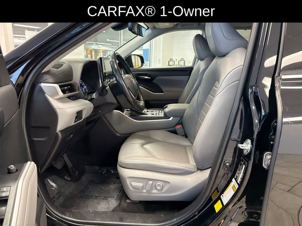 Thumbnail: 2022 Toyota Highlander - 18