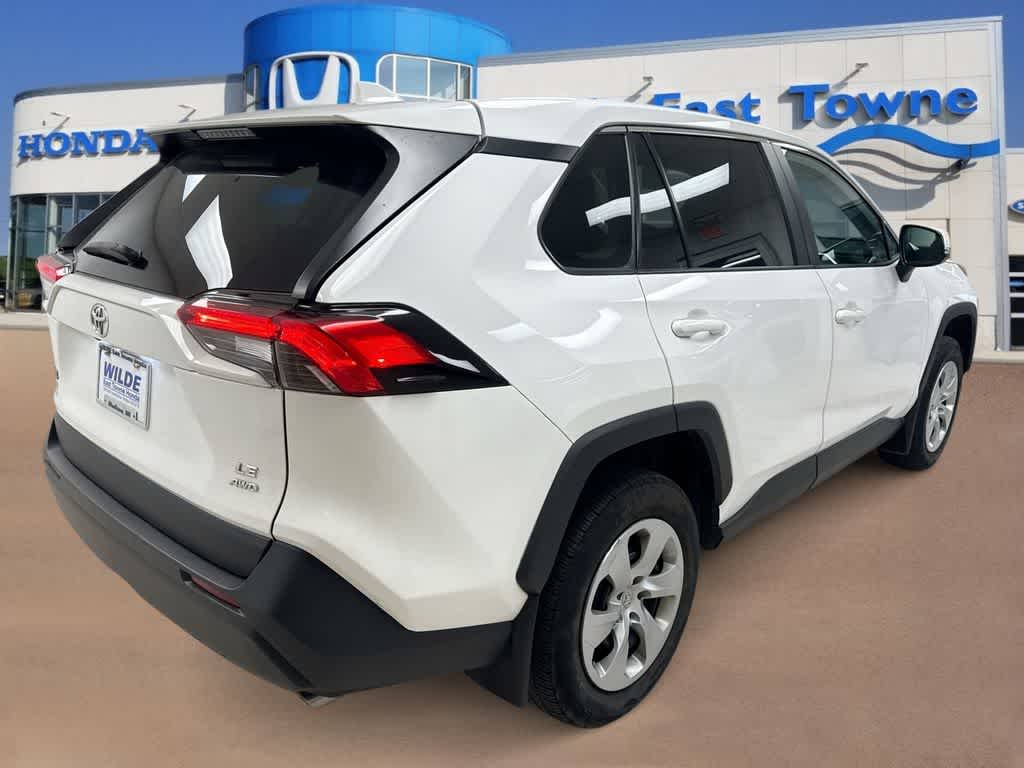 Thumbnail: 2022 Toyota RAV4 - 8