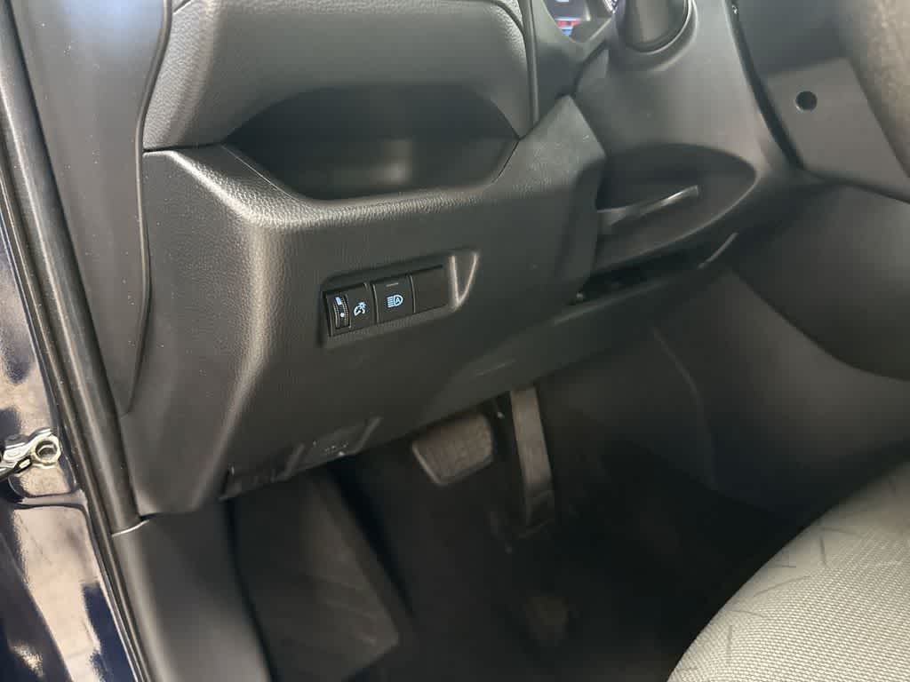 Thumbnail: 2021 Toyota RAV4 - 37