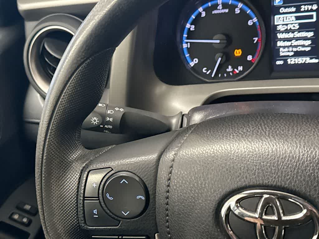 Thumbnail: 2018 Toyota RAV4 - 29