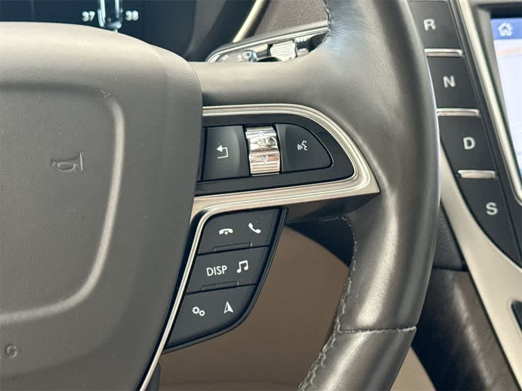 Thumbnail: 2020 Lincoln Nautilus - 26