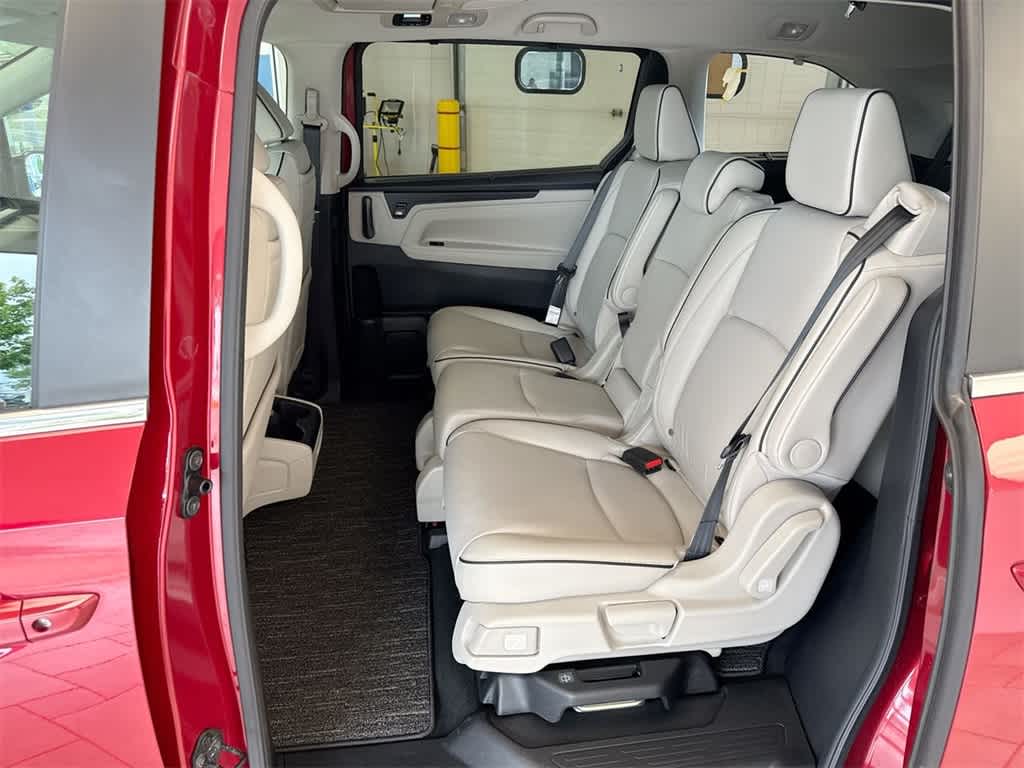 2025 Honda Odyssey Touring 22