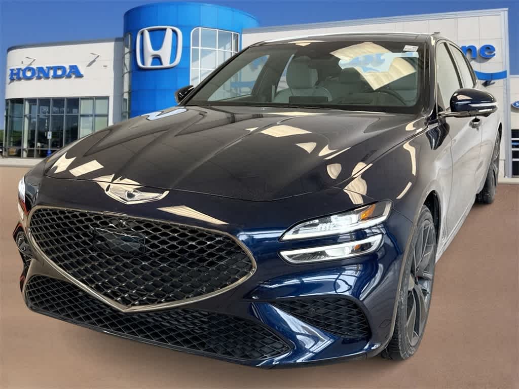 2023 GENESIS G70 Standard's photo