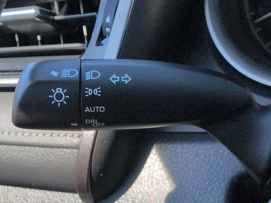 2021 Toyota Camry LE - Photo 27