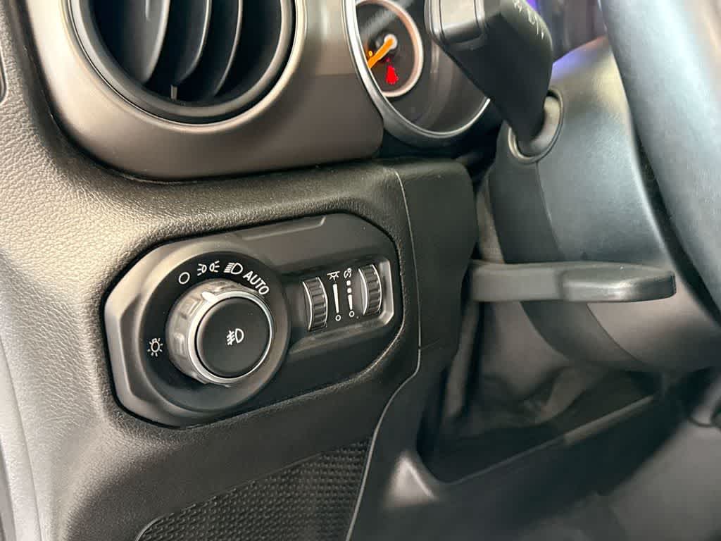 Thumbnail: 2020 Jeep Wrangler - 36