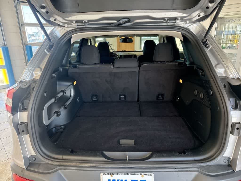 Thumbnail: 2017 Jeep Cherokee - 35