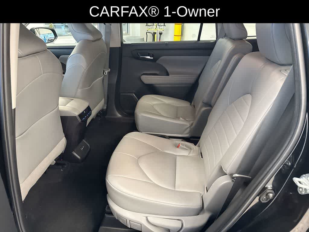 Thumbnail: 2022 Toyota Highlander - 22