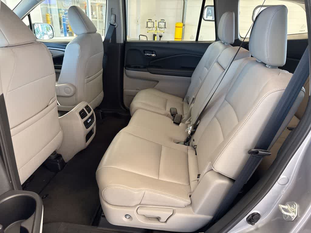 Thumbnail: 2022 Honda Pilot - 21