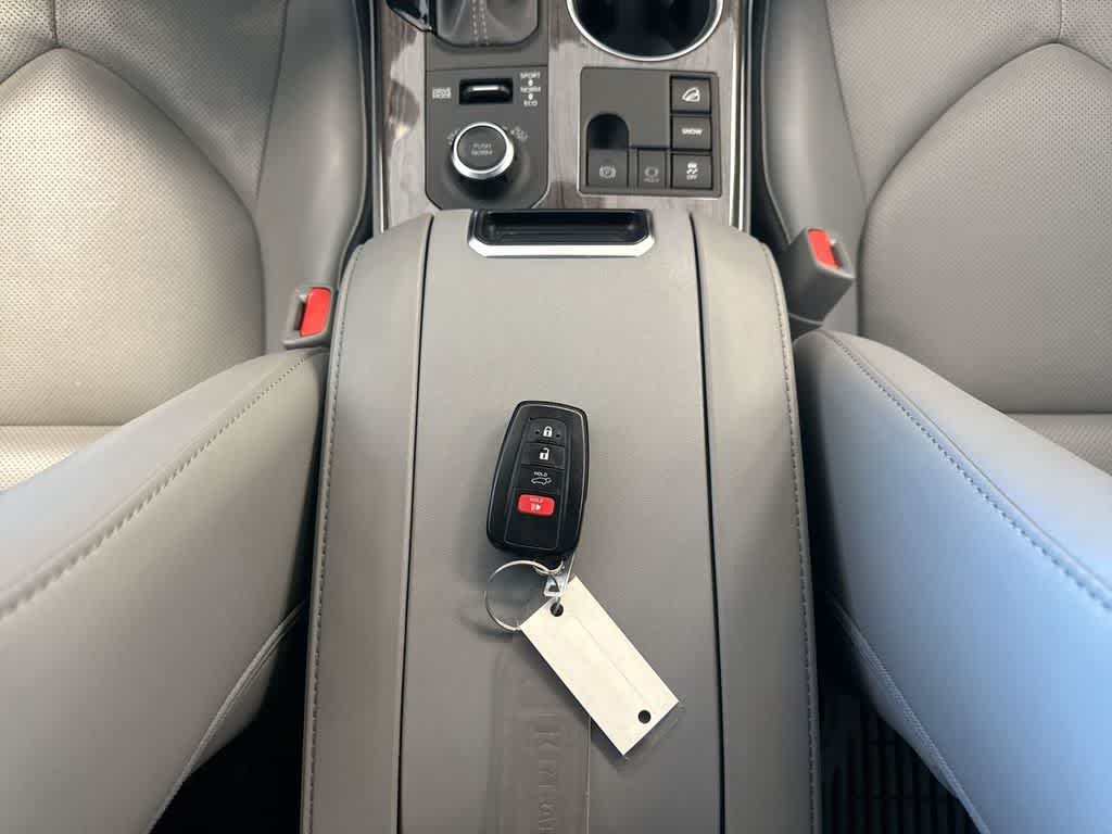 Thumbnail: 2023 Toyota Highlander - 37