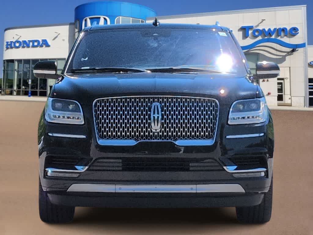 Thumbnail: 2018 Lincoln Navigator - 3