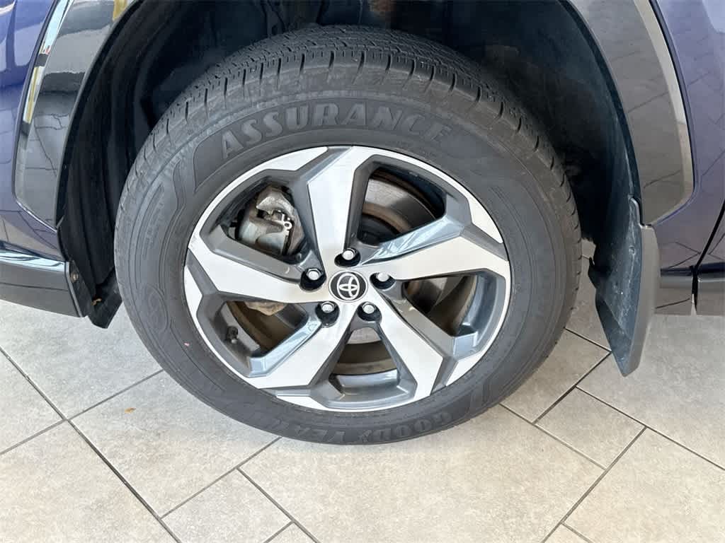 Thumbnail: 2021 Toyota RAV4 - 14