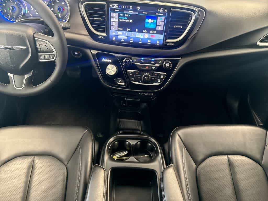 Thumbnail: 2025 Chrysler Pacifica - 30