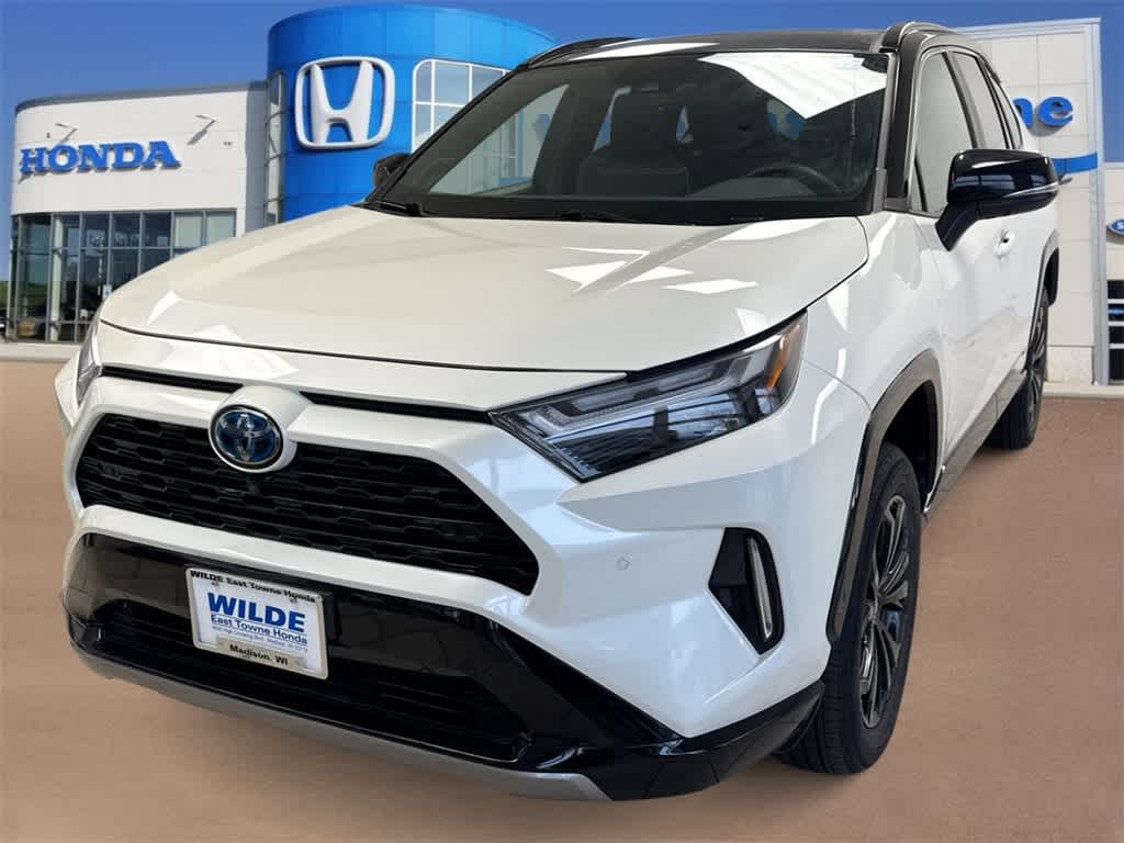 2022 Toyota RAV4 Hybrid XSE photo 4