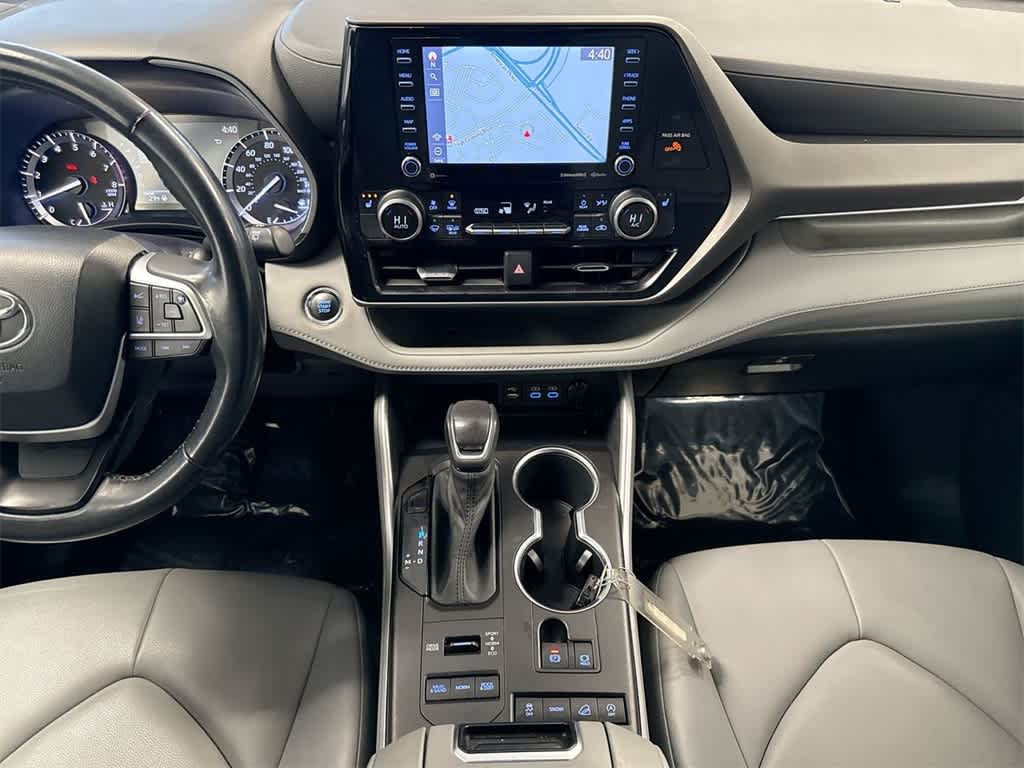 Thumbnail: 2022 Toyota Highlander - 30