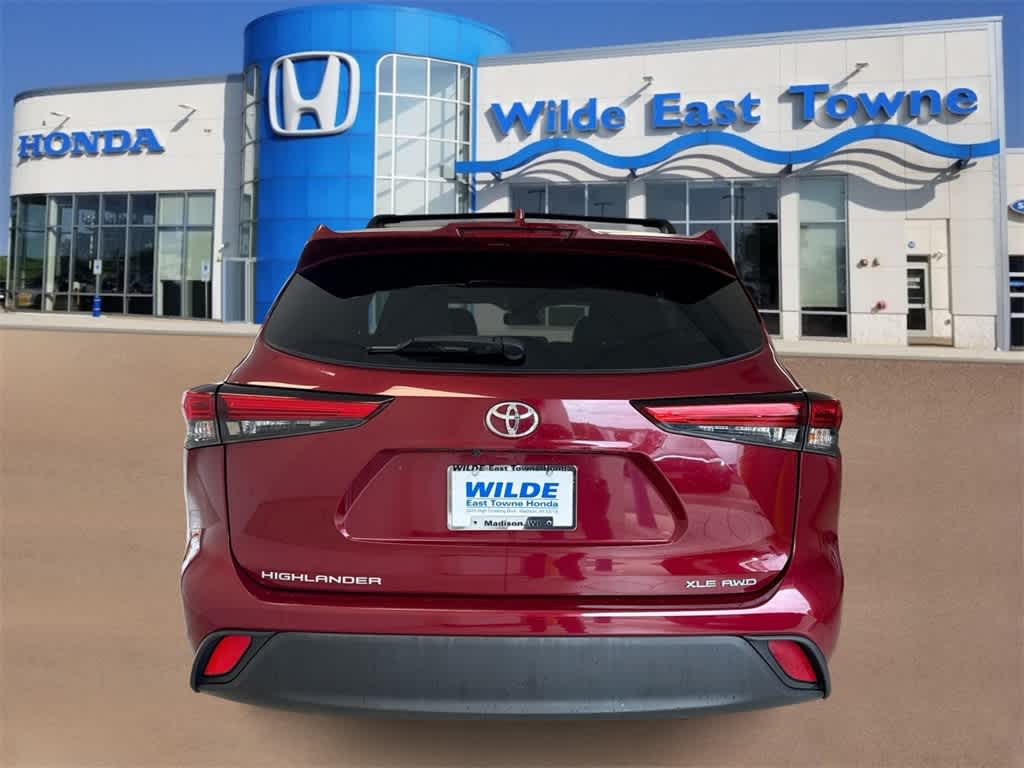 Thumbnail: 2022 Toyota Highlander - 7