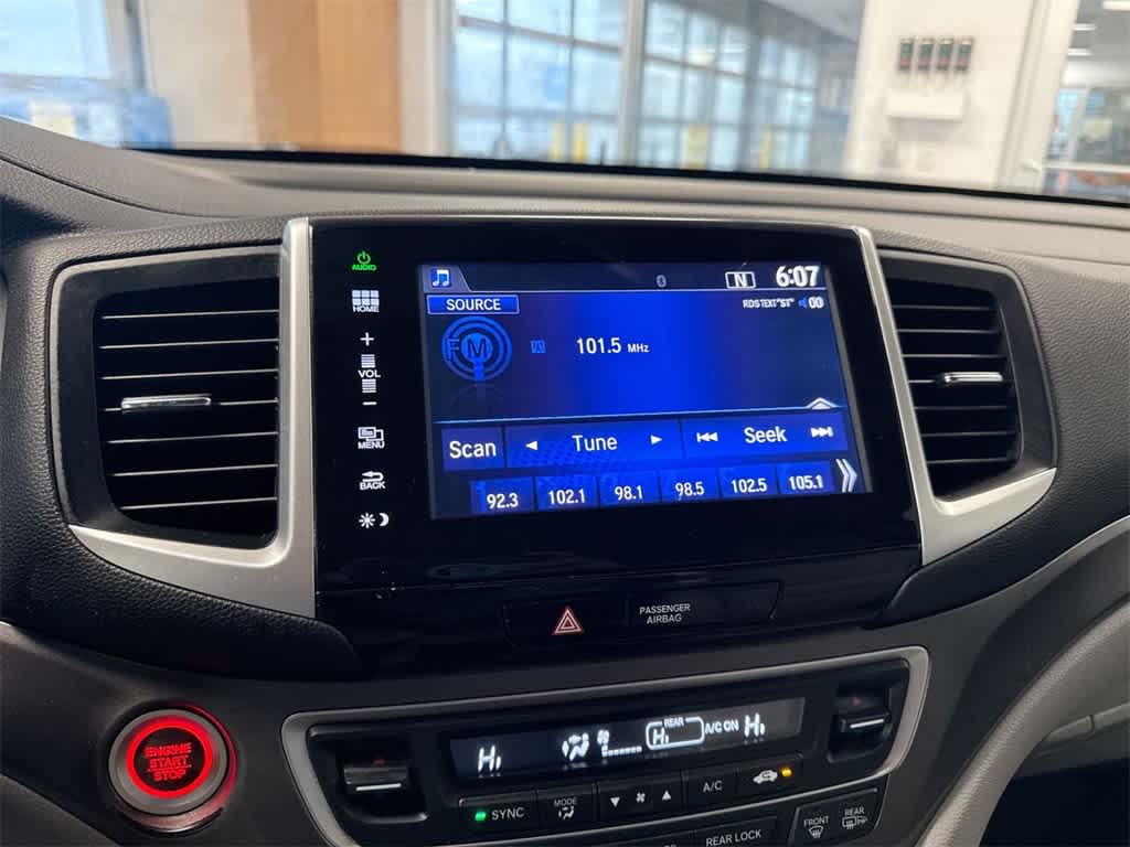 Thumbnail: 2016 Honda Pilot - 32