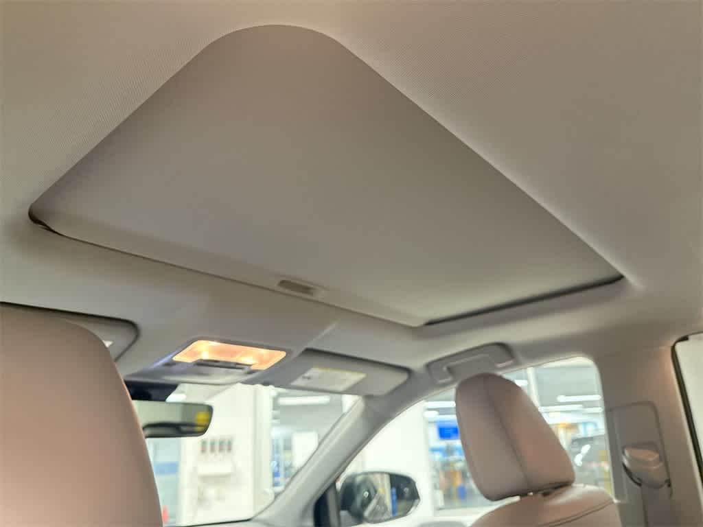 Thumbnail: 2018 Toyota Highlander - 20