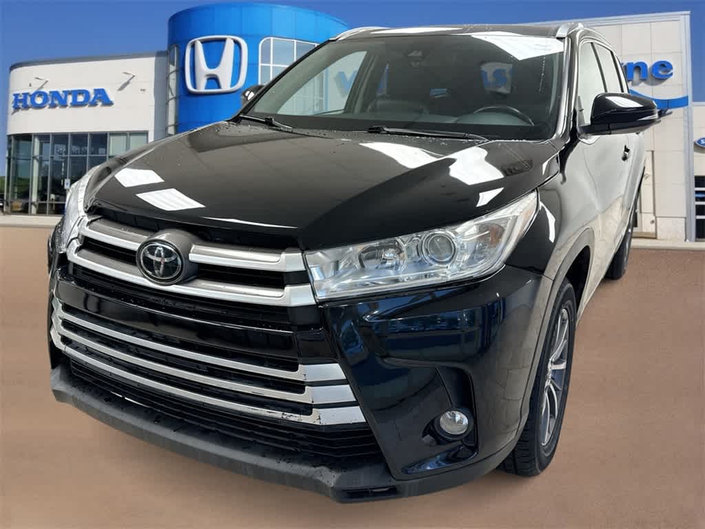 Thumbnail: 2019 Toyota Highlander - 4